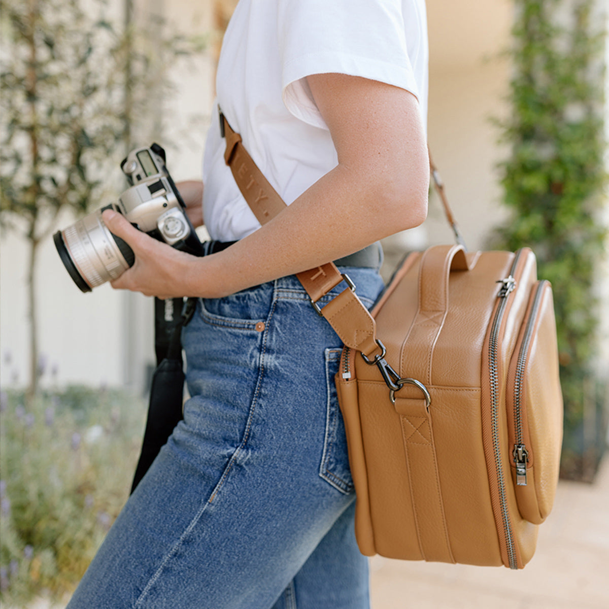 Leather camera store bag