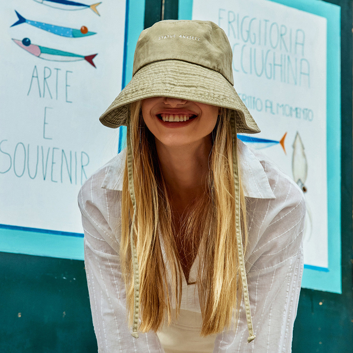 Bucket hat gold online